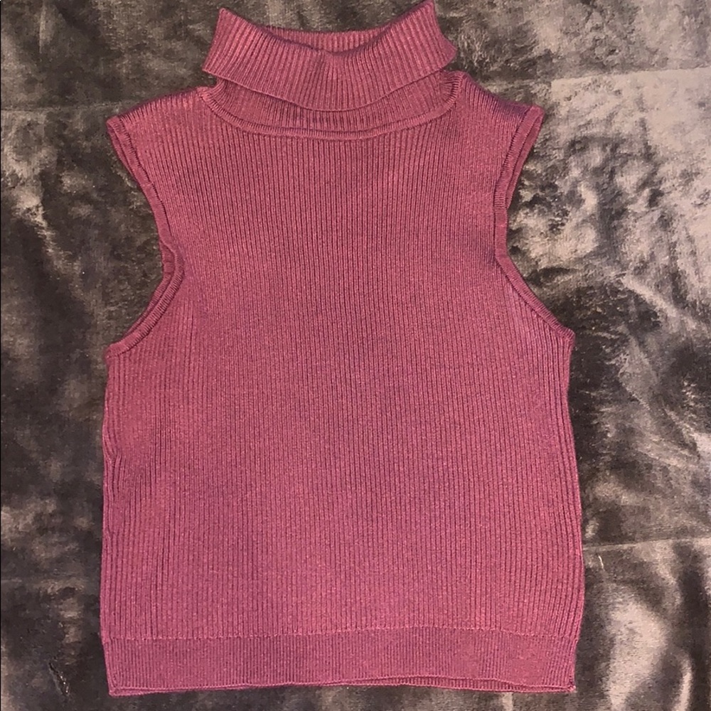 Burgundy turtle neck size large but fits S & M